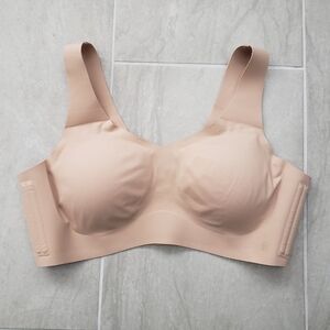 NWOT Honeylove V-Neck Pullover Bra
